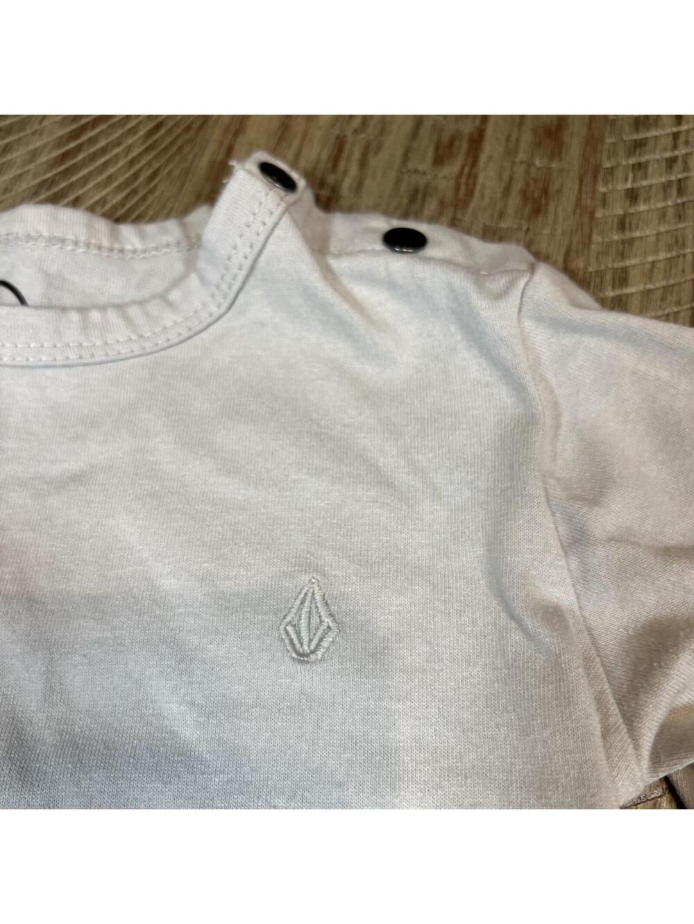 Baby Boy Volcom 3 Piece matching outfit - 12 M - Picture 5 of 9